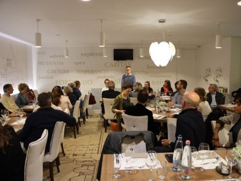 Diner de travail au Restaurant Katedrális et présentation du RIMF par M. Christian PHILIP Co-président du RIMF
